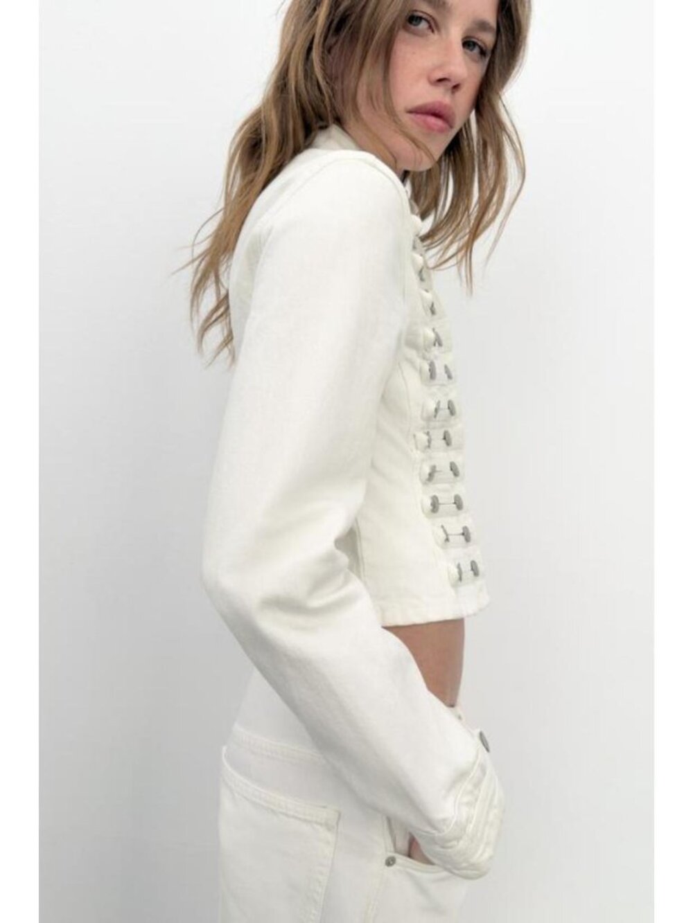 ZARA TRF FITTED BUTTON DENIM JACKET
